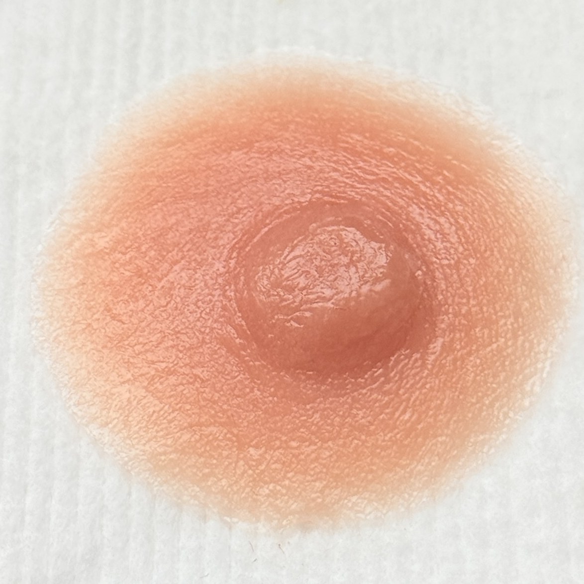 Prótesis de areola-pezón realista